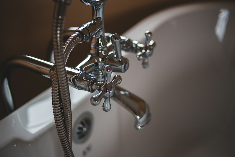 Kitchen sink plumbing
